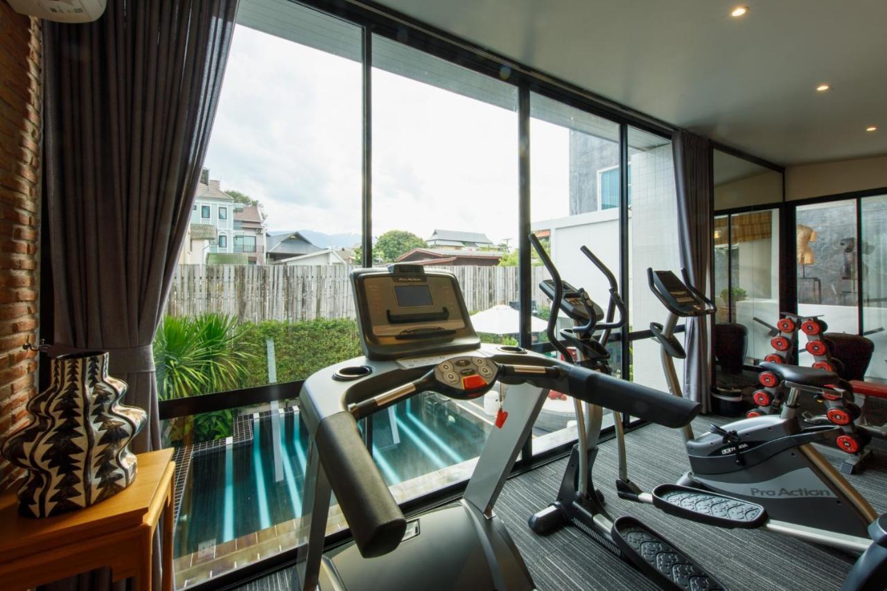 ชลา นัมเบอร์ 2 อาร์ต แอนด์ แกลเลอรี เชียงใหม่ Hotel ภายนอก รูปภาพ